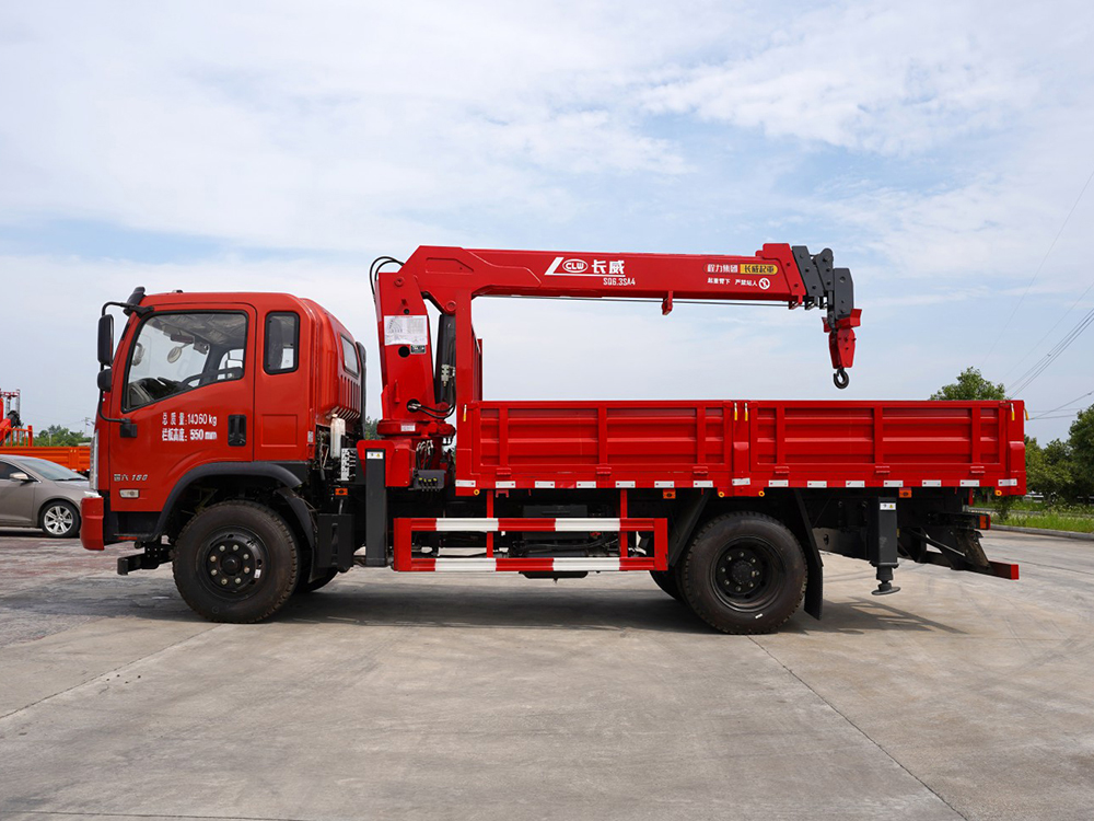 國六東風單橋長威6.3噸四節(jié)直臂吊機隨車吊