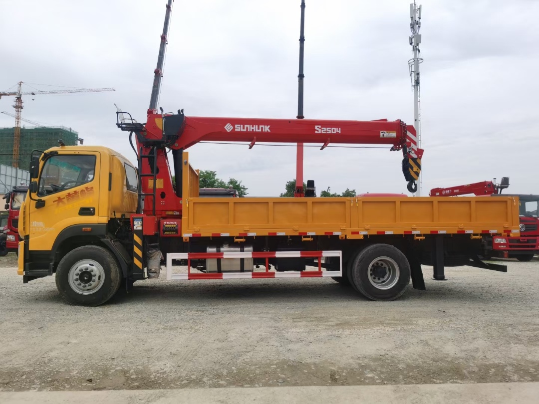 國六福田大黃蜂單橋宏昌天馬10噸四節直臂吊機隨車吊