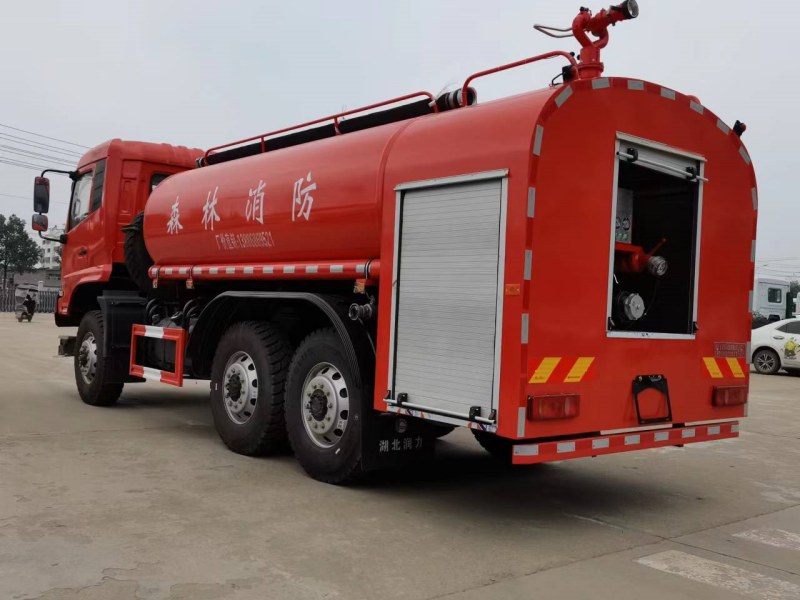 六驅10噸森林消防灑水車